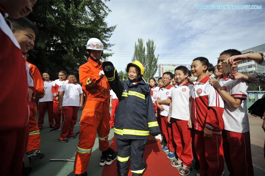 #CHINA-HEBEI-CHENGDE-SCHOOL DAY-FIRE CONTROL TRAINING(CN)