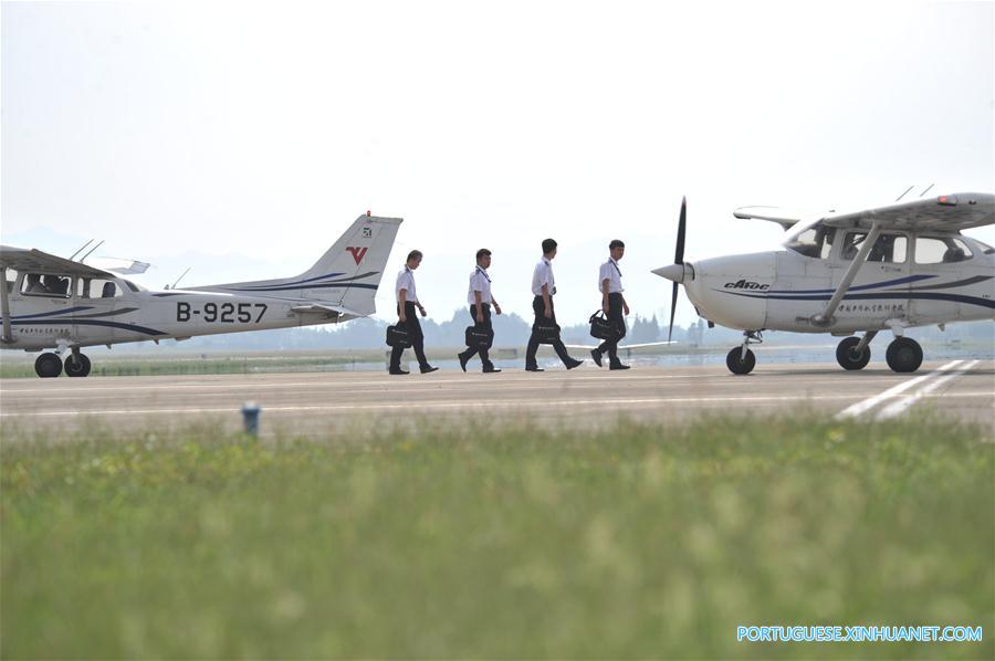 #CHINA-SICHUAN-CIVIL AVIATION-PILOT (CN)