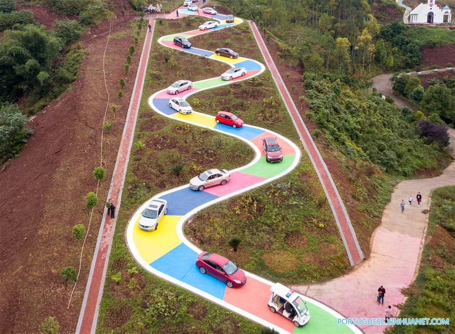 CHINA-CHONGQING-ROAD (CN)