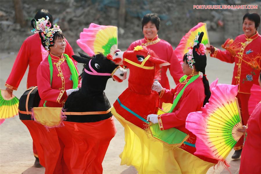 (MOMENTS FOREVER)(FESTIVECHINA)CHINA-SPRING FESTIVAL-CELEBRATIONS(CN)