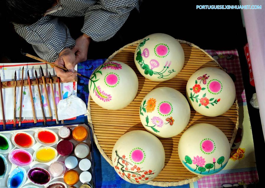 (MOMENTS FOREVER)(FESTIVECHINA)CHINA-SPRING FESTIVAL-NEW YEAR FOOD (CN)