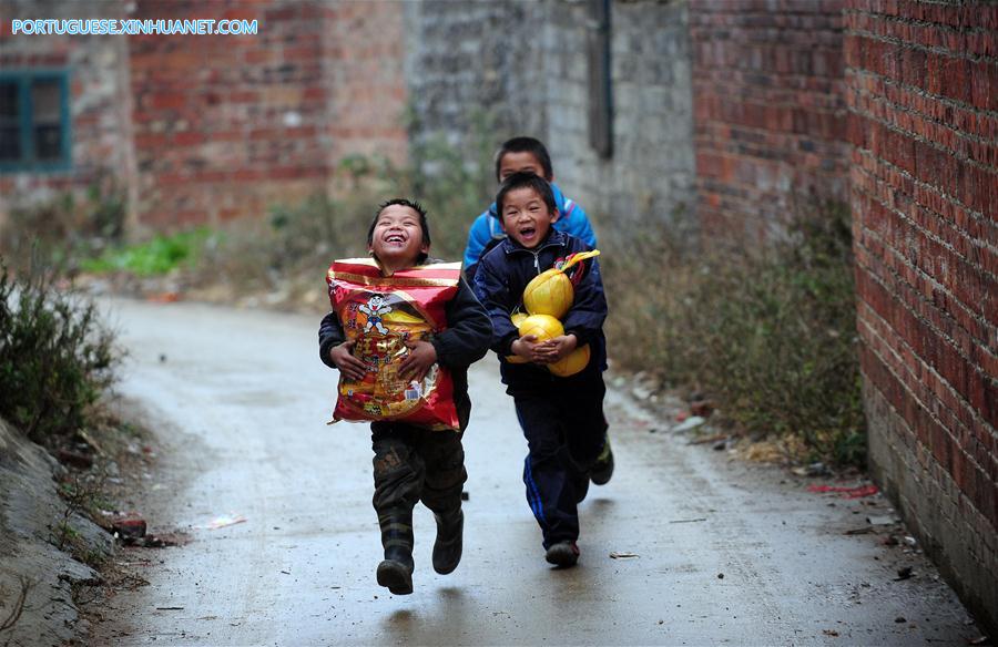 (MOMENTS FOREVER)(FESTIVECHINA)CHINA-SPRING FESTIVAL-KIDS (CN)
