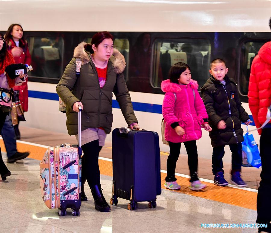 CHINA-CHONGQING-RAILWAY-TRAVEL PEAK (CN)
