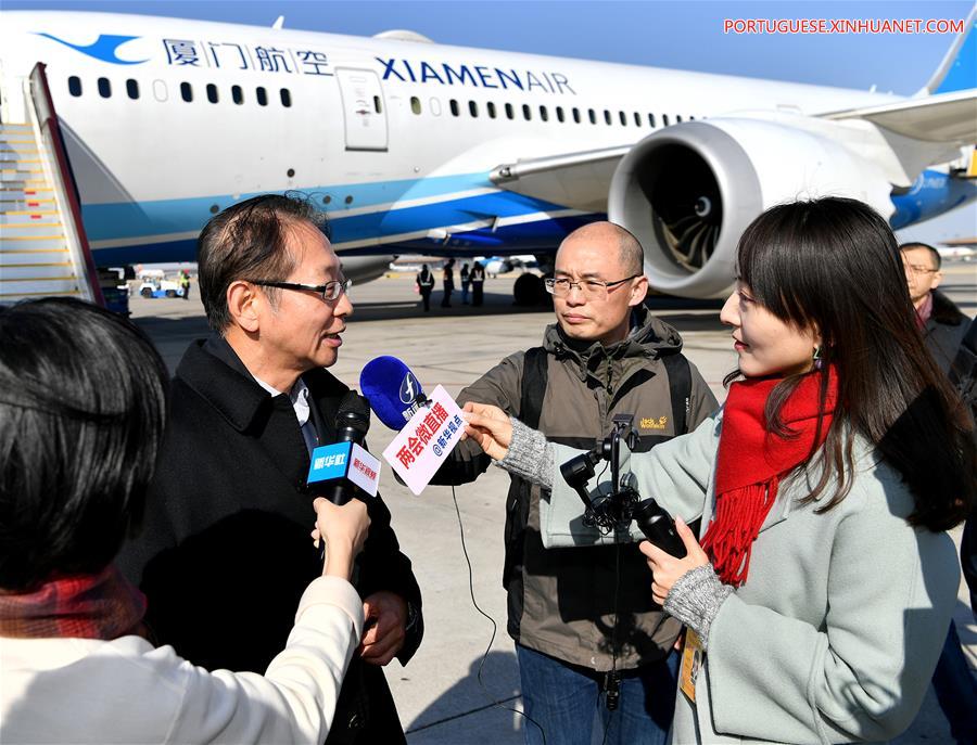 (TWO SESSIONS)CHINA-BEIJING-CPPCC-MEMBERS-ARRIVAL (CN)