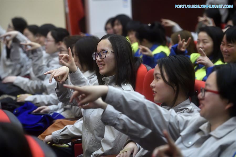 CHINA-BEIJING-PEKING OPERA-WOMEN'S DAY-WORKER-VISIT (CN)