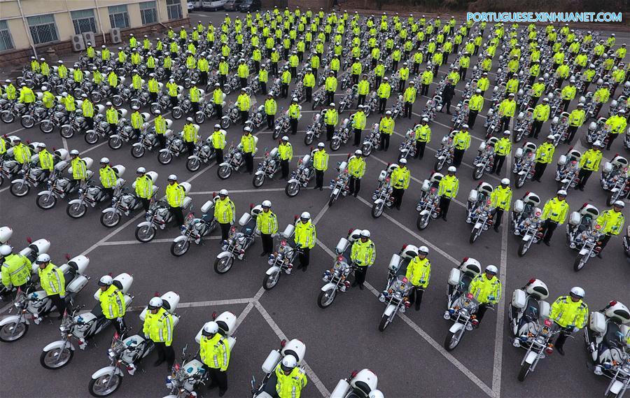 CHINA-QINGDAO-POLICE-MOTORCYCLE-HANDOVER (CN)