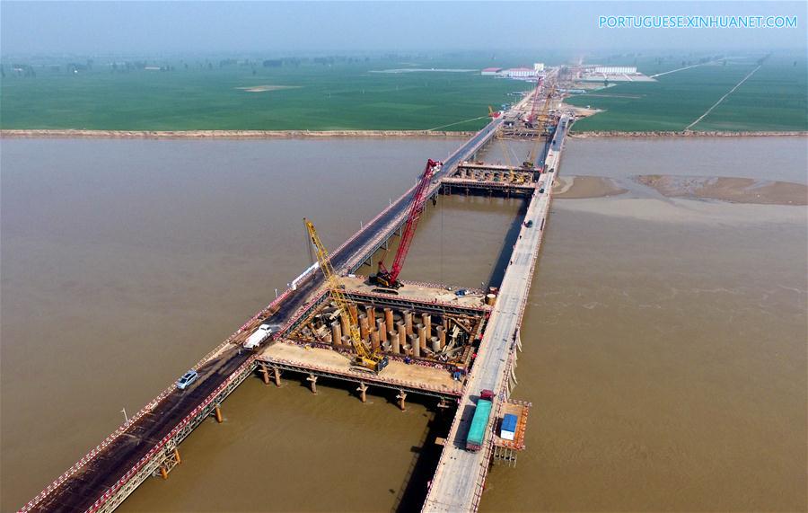 CHINA-ZHENGZHOU-YELLOW RIVER BRIDGE (CN)