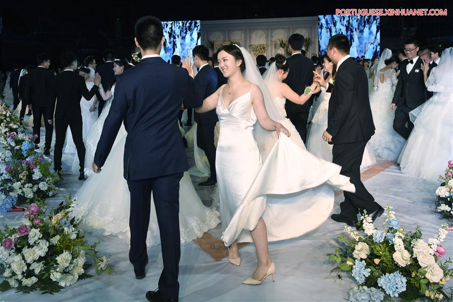 CHINA-ZHEJIANG-ZHEJIANG UNIVERSITY-GROUP WEDDING(CN) 