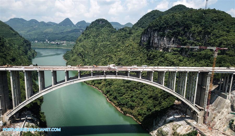 CHINA-GUIZHOU-ROAD TRAFFIC-BRIDGE-CONSTRUCTION (CN)