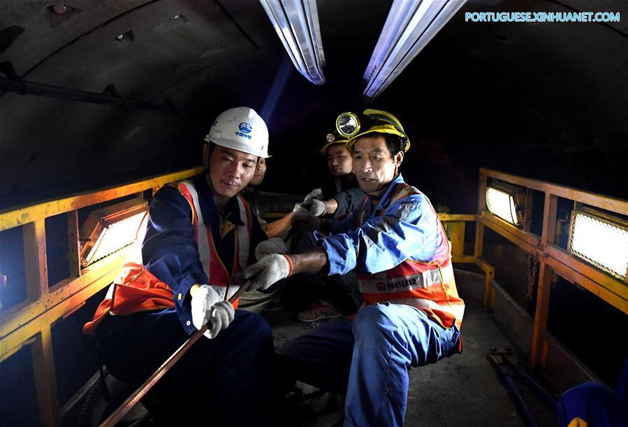 CHINA-ZHENGZHOU-RAILWAY-WORKER (CN)