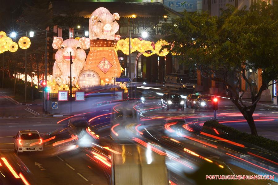 SINGAPORE-CHINATOWN-LUNAR NEW YEAR-LIGHT