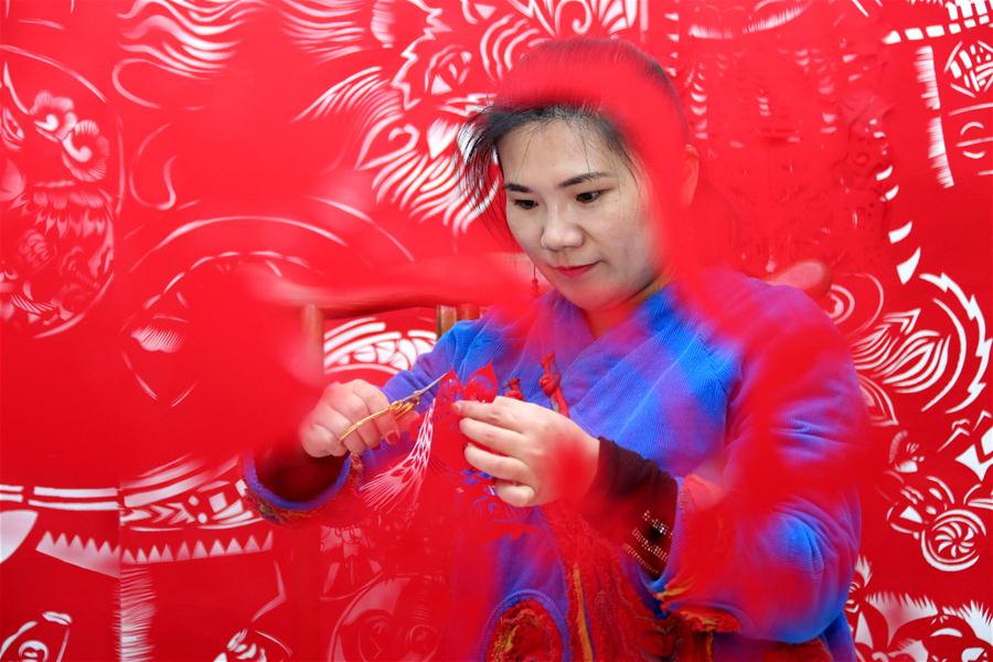 #CHINA-SHANDONG-SPRING FESTIVAL-PAPER-CUTTING ARTWORK (CN)