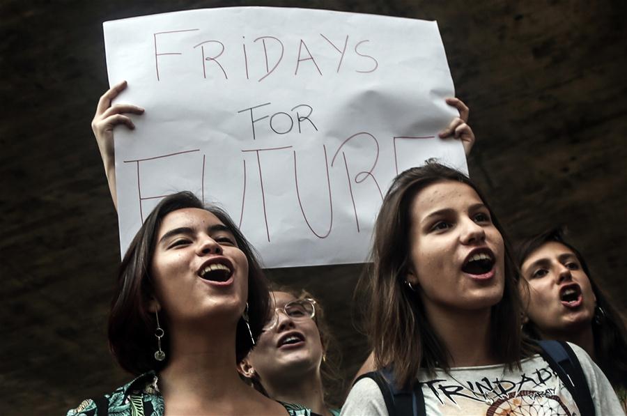 BRASIL-SAO PAULO-LOS VIERNES PARA EL FUTURO