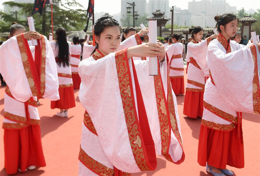 CHINA-XI'AN-COMING-OF-AGE CEREMONY (CN)
