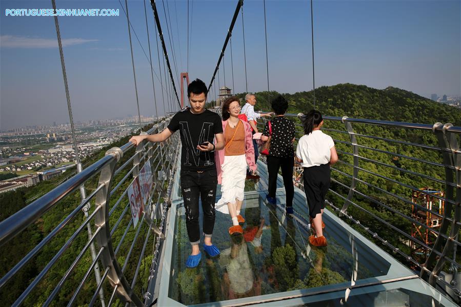 #CHINA-JIANGSU-JIANGYIN-GLASS BRIDGE (CN)