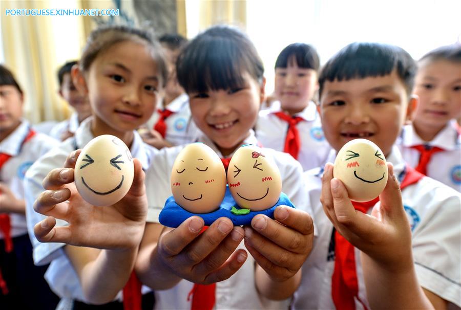 CHINA-HEBEI-HANDAN-STUDENT-WORLD SMILE DAY (CN)