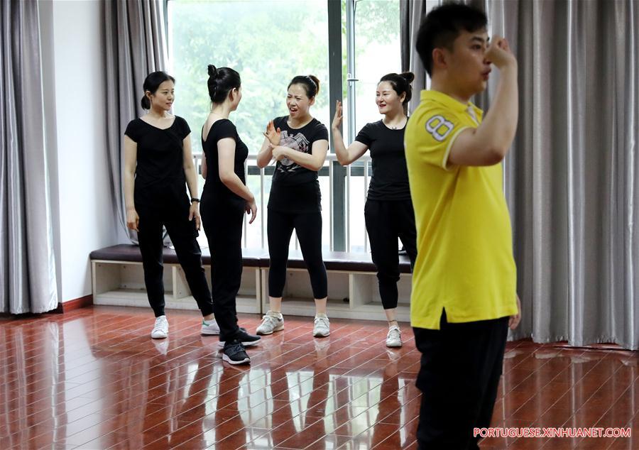 CHINA-SHANGHAI-HEARING-IMPAIRED-DANCE (CN)