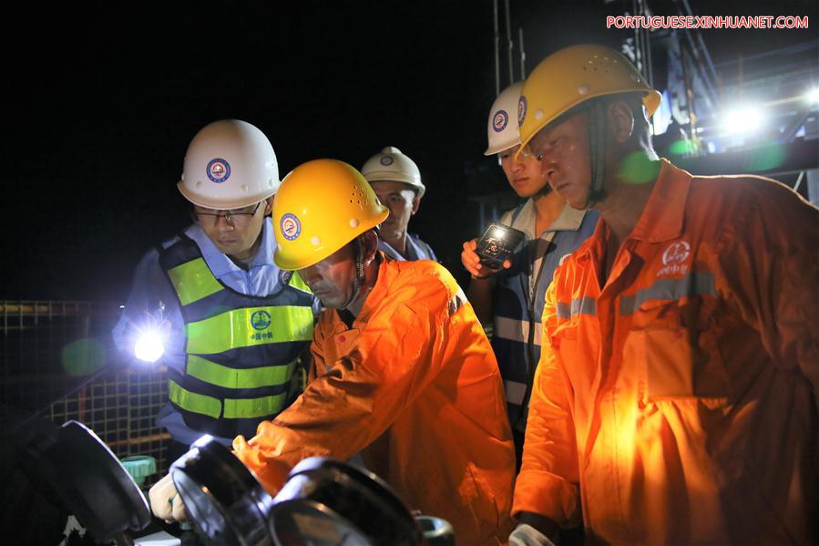 LAOS-LUANG PRABANG-MEKONG RIVER SUPER MAJOR BRIDGE-CLOSURE