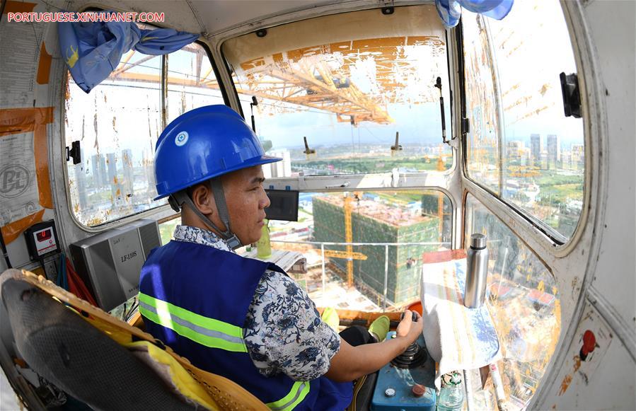 CHINA-GUANGXI-NANNING-TOWER CRANE-OPERATOR (CN)