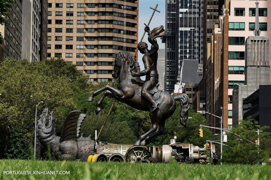 UN-NEW YORK-INF TREATY-GOOD DEFEATS EVIL-SCULPTURE