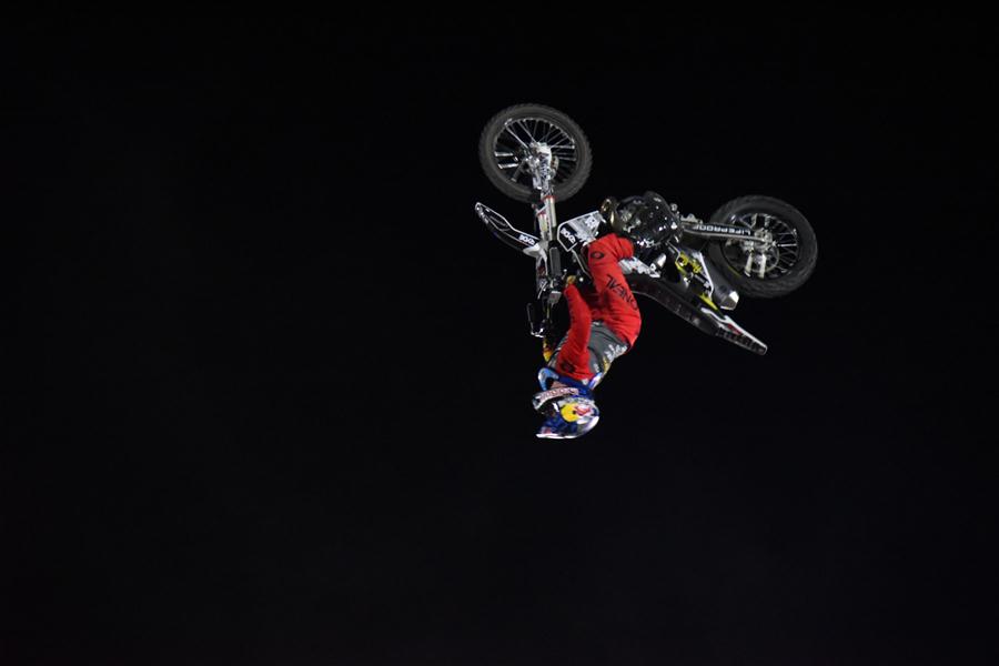 (SP)CHINA-DAQING-FIM FREESTYLE MOTOCROSS WORLD CHAMPIONSHIP-THE NIGHT OF THE JUMPS