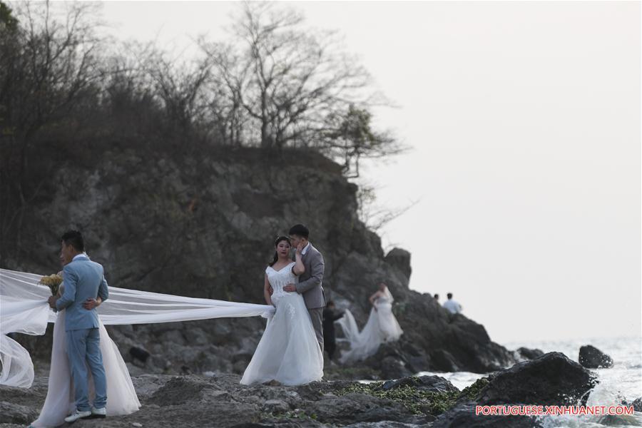 CHINA-ANHUI-HEFEI-CHAOHU LAKE-WEDDING PHOTOGRAPHY (CN)