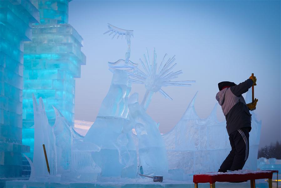 CHINA-HARBIN-ICE SCULPTURE-COMPETITION (CN)