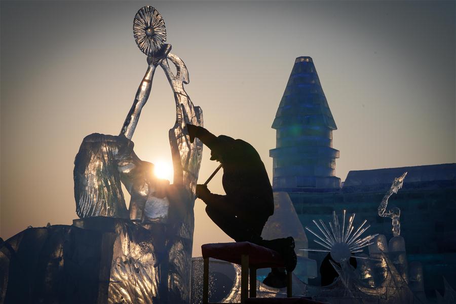 CHINA-HARBIN-ICE SCULPTURE-COMPETITION (CN)