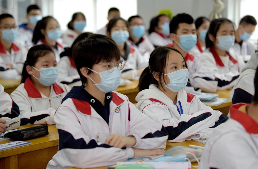 CHINA-SHAANXI-XI'AN-JUNIOR HIGH SCHOOL STUDENTS-RETURNING TO SCHOOL (CN)