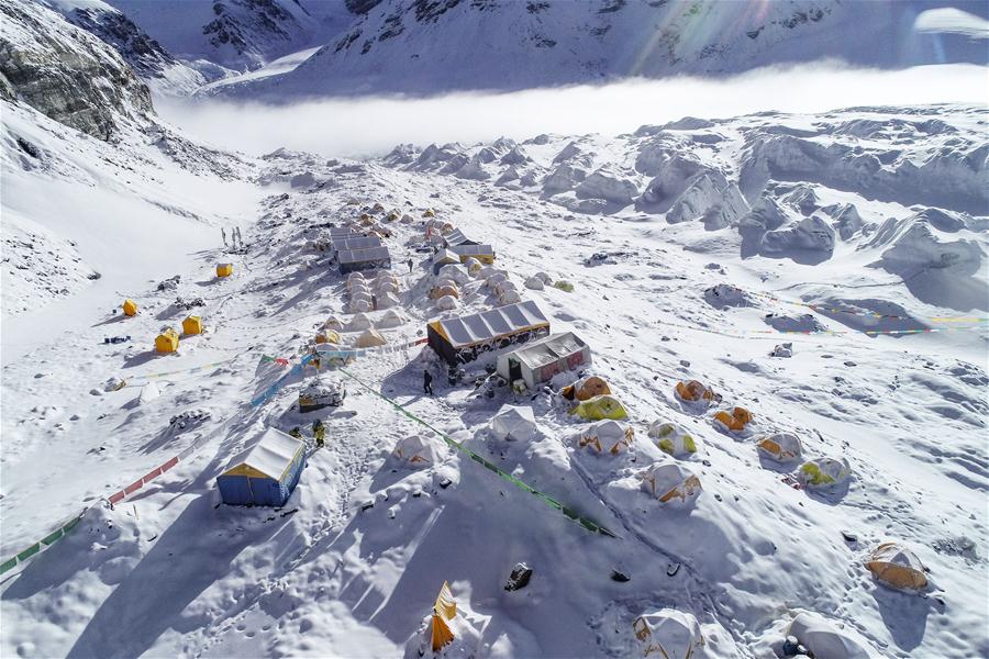 (InTibet)CHINA-MOUNT QOMOLANGMA-ADVANCE CAMP IN SNOW (CN)