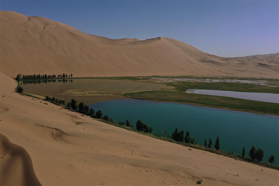 CHINA-INNER MONGOLIA-DESERT-LAKE VIEW (CN)
