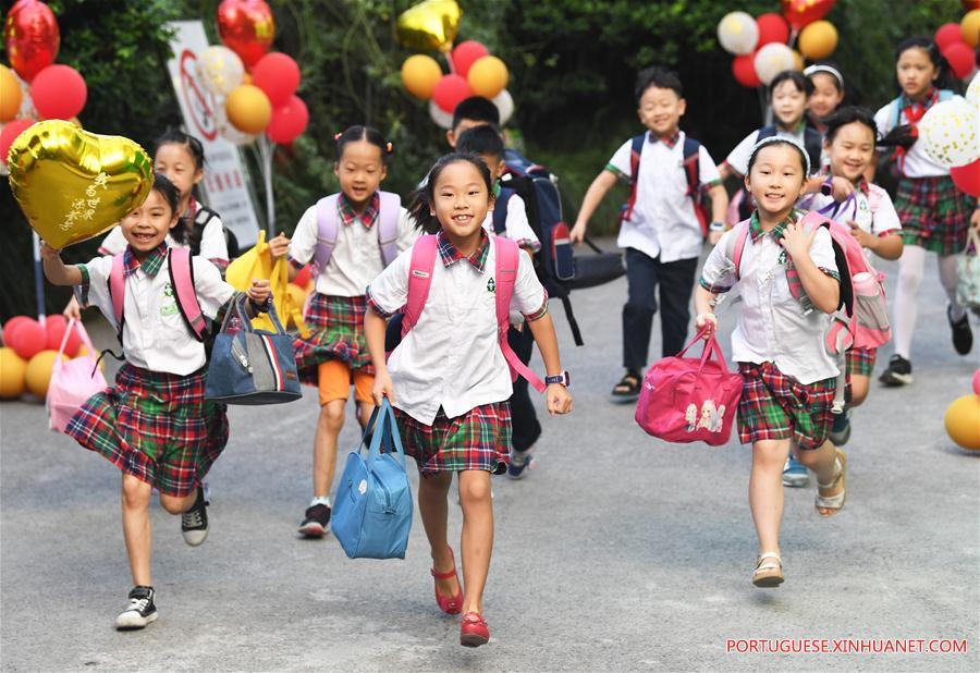 CHINA-CHONGQING-SCHOOLS-FIRST CLASS OF NEW SEMESTER (CN)