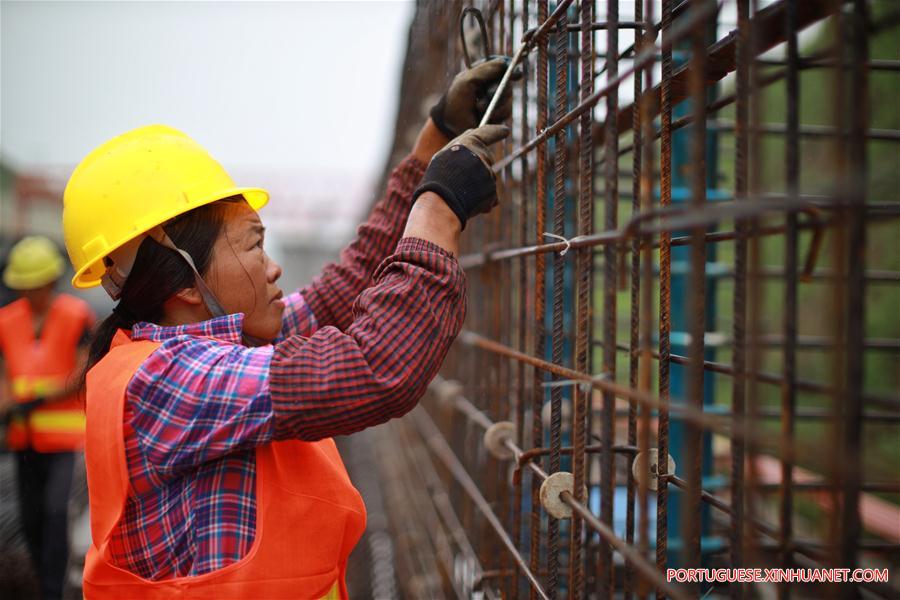 CHINA-NATIONAL DAY HOLIDAY-WORKERS (CN)