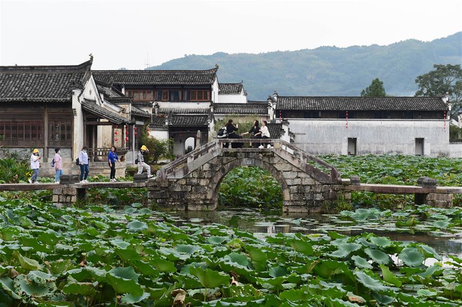 CHINA-ANHUI-HUANGSHAN-ANCIENT VILLAGE (CN)