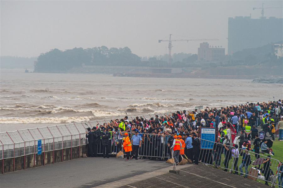 CHINA-ZHEJIANG-QIANTANG RIVER-TIDAL BORE (CN)