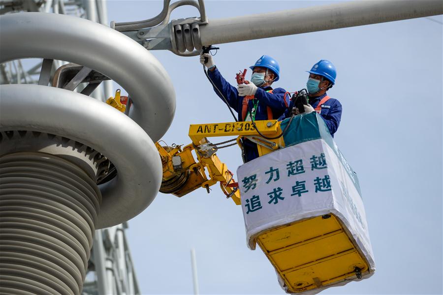 CHINA-XINJIANG-POWER LINE-MAINTENANCE-5G (CN)