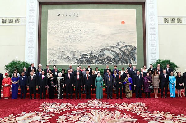 (Cinturão e Rota) Xi Jinping pede renovação do espírito da Rota da Seda