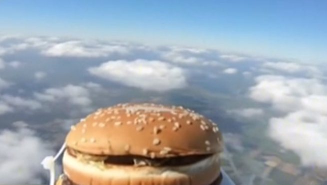 英國：乘坐氣象氣球 漢堡踏上“高空之旅”