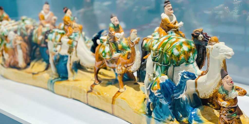 Shanghai realiza exposição de artesanatos tradicionais chineses