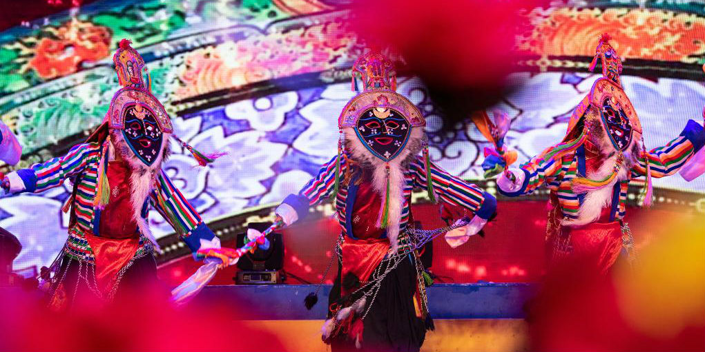 Artistas se apresentam no Dia do Patrimônio Natural e Cultural em Lhasa