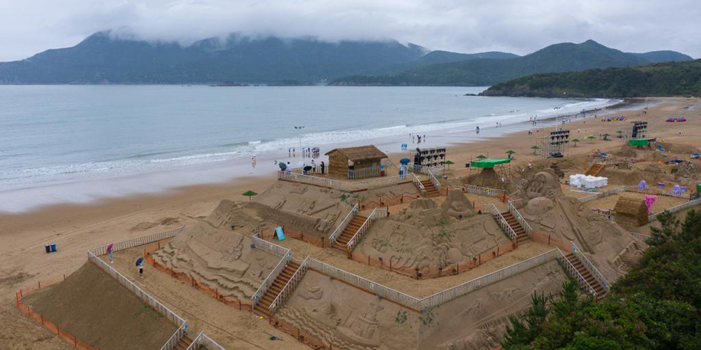 Fotos: preparativos para 22º Festival Internacional de Escultura em Areia em Zhoushan