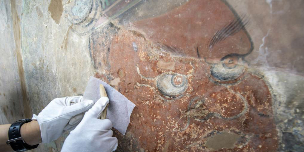 Maior templo taoísta da China lança obras de restauro das pinturas murais