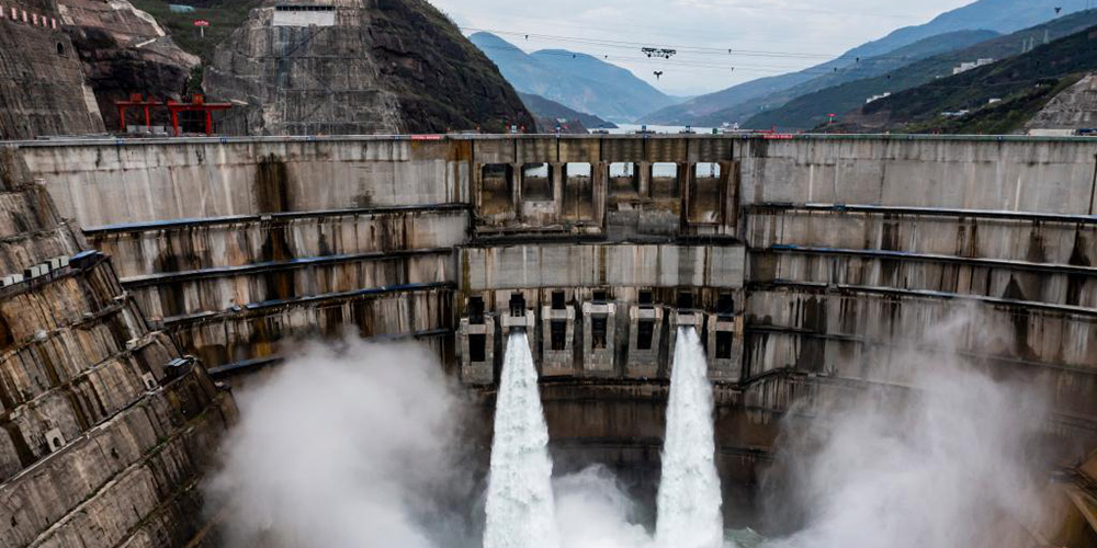 Usina hidrelétrica de Baihetan começa a gerar eletricidade