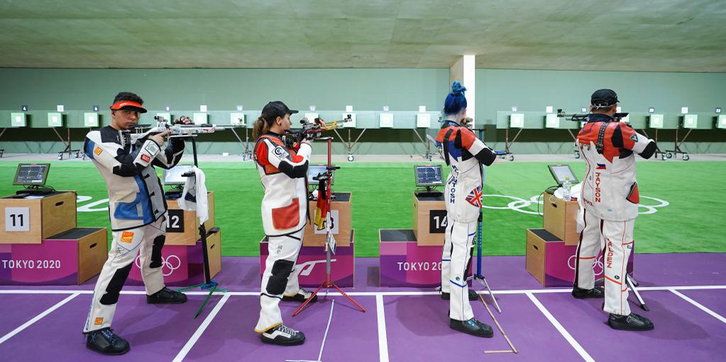 Atletas de tiro esportivo iniciam seu treinamento em Tóquio