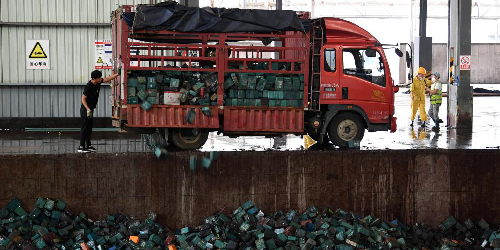 Fotos: base de produção e reciclagem de baterias elétricas em Jieshou, no leste da China