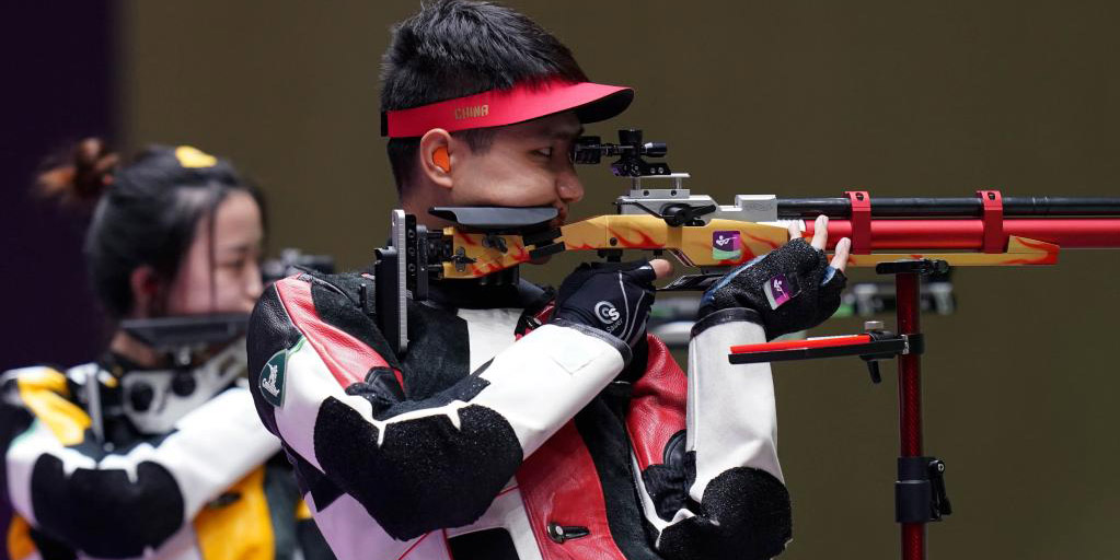 China vence a prova de carabina de ar 10m para equipes mistas no tiro esportivo nos Jogos Olímpicos