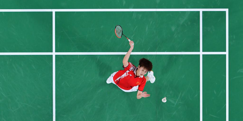 Chinesa Chen Yufei fatura medalha de ouro no badminton individual feminino nas Olimpíadas de Tóquio