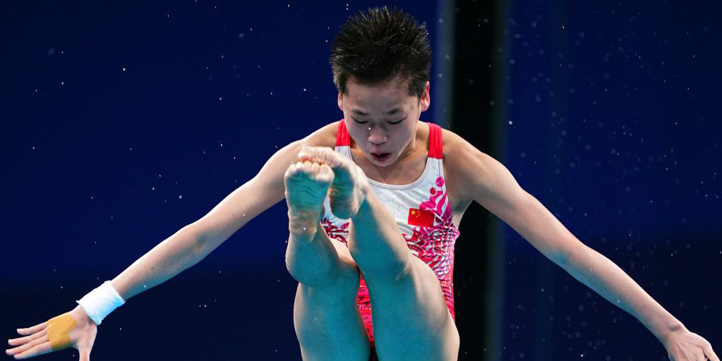 China conquista ouro e prata na final feminina da plataforma de 10m dos saltos ornamentais nos Jogos Olímpicos de Tóquio