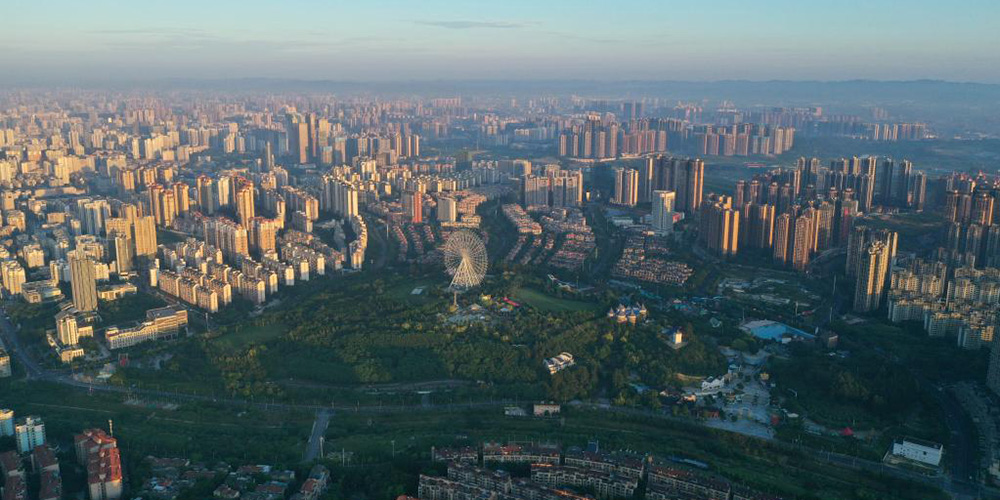 Vista de madrugada da cidade de Nanning, no sul da China