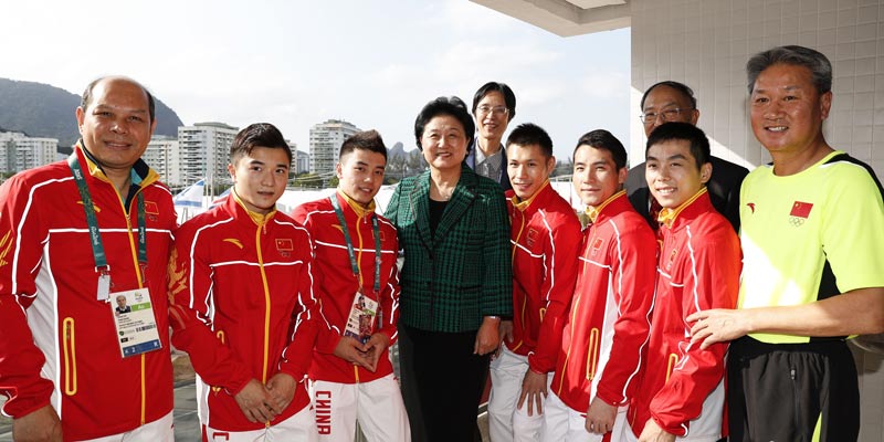 Vice-primeira-ministra Liu Yandong visitou os atletas chineses na Vila Olímpica